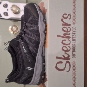Skechers Seager Black Hiker Shoe Size 7.5